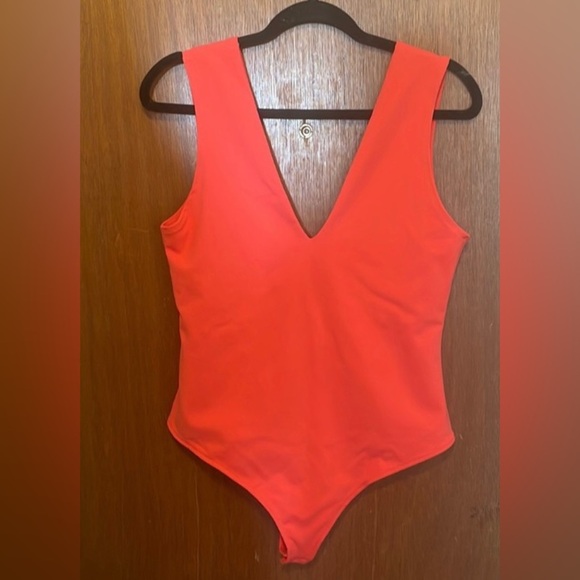 NWT Free People Plunge Neck Poinsetta Red Body Suit - Picture 3 of 7